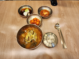 Yukjeongukbap cheonhoyeokjeom (육전국밥 천호역점) 2