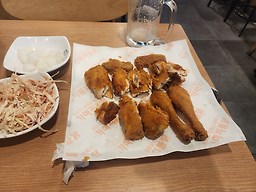 Gamachitongdak (가마치통닭) 1