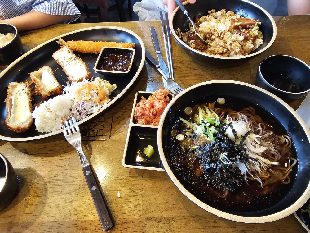 Mugongdonkkaseu (무공돈까스) 1