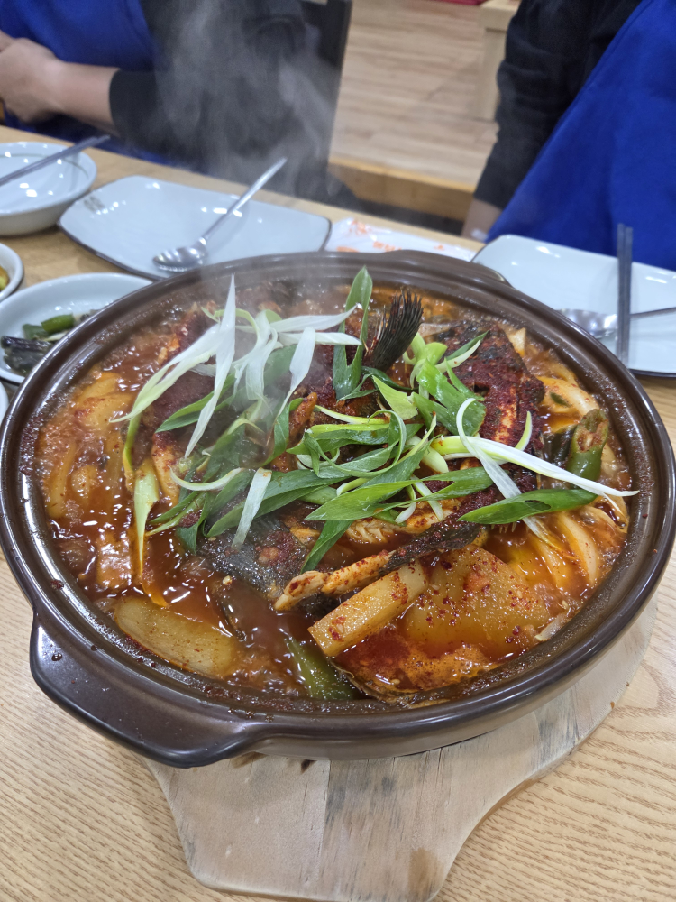 큰돈물식당 대표 사진