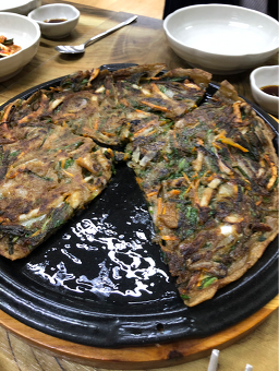 Urimiljinmikalguksu (우리밀진미칼국수) 3