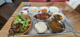 Munraedwaejibulbaek (문래돼지불백) 2