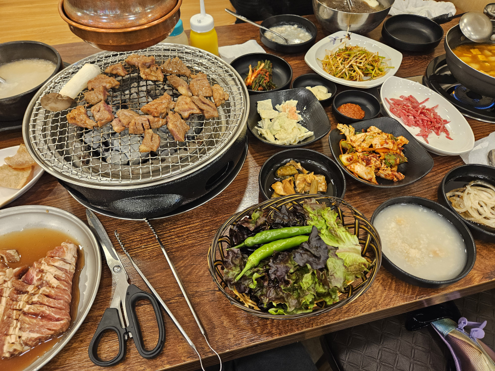 Sopumeundwaeji (소품은돼지) 3