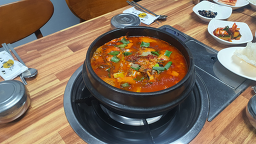 Gyeongcheonhoetjip (경천횟집) 1