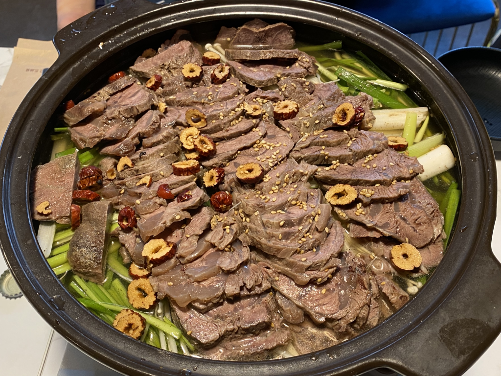 Jeonbokjukitneuncheolpanjip (전복죽있는철판집) 2
