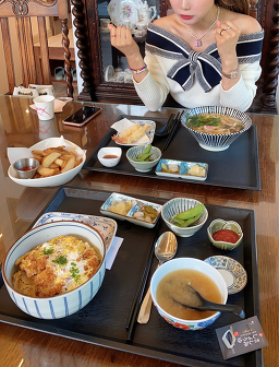 Pikokbilriji (피콕빌리지) 2