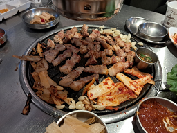 Matitneungogiesomssireuldeohada (맛있는고기에솜씨를더하다) 2
