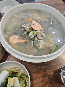 Sanchonkalguksu (산촌칼국수) 3