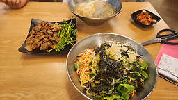 Myeonginguksuwasutbulnaengmyeon (명인국수와숯불냉면) 1