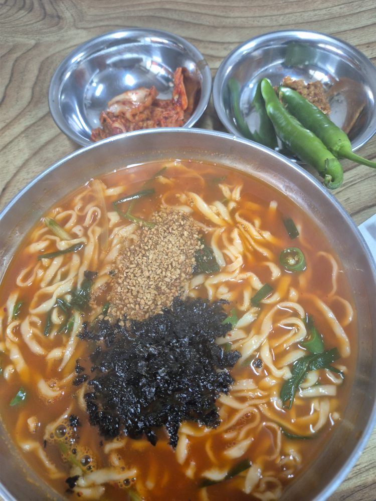 Halmaeguksu (할매국수) 1