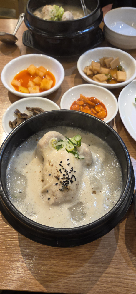 Dakoldakjukjeonjeom (닭올닭죽전점) 2