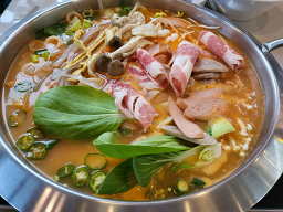 Maiseuteosimseunbudaejjigae (마이스터심슨부대찌개) 2