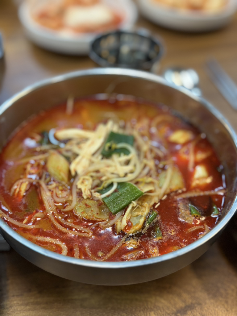 Oseobangdakgaejang (오서방닭개장) 1