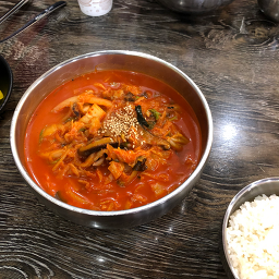 Jjajangmyeonjip (짜장면집) 2