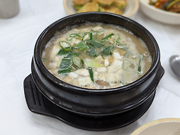 Sansuyudubumaeulsikdang (산수유두부마을식당) 3