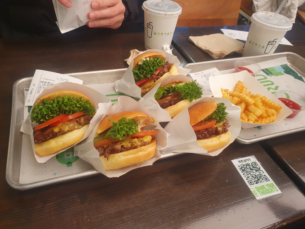 쉐이크쉑 센트럴시티점 사진 3