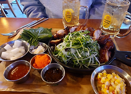 누구나홀딱반한닭 홍대점 사진 2
