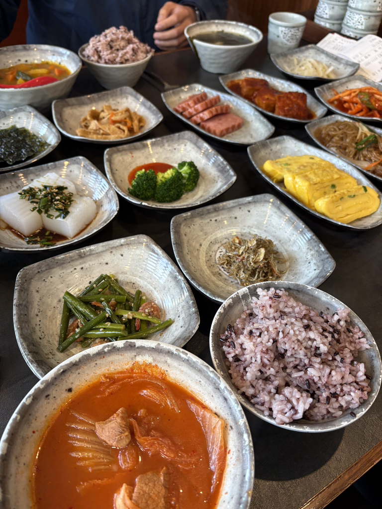 Makpeojuneunsigoljipbap (막퍼주는시골집밥) 3