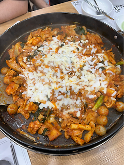 Bogyeongdakgalbi (보경닭갈비) 1