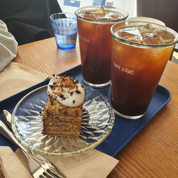 Kape dareukeu (카페 다르크) 1