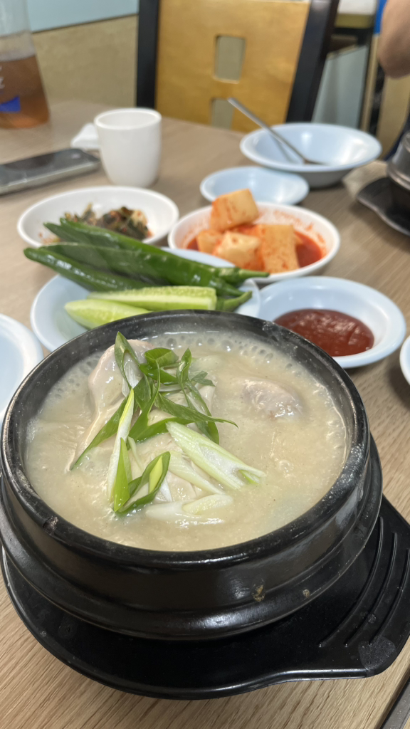 Chogasamgyetang (초가삼계탕) 3