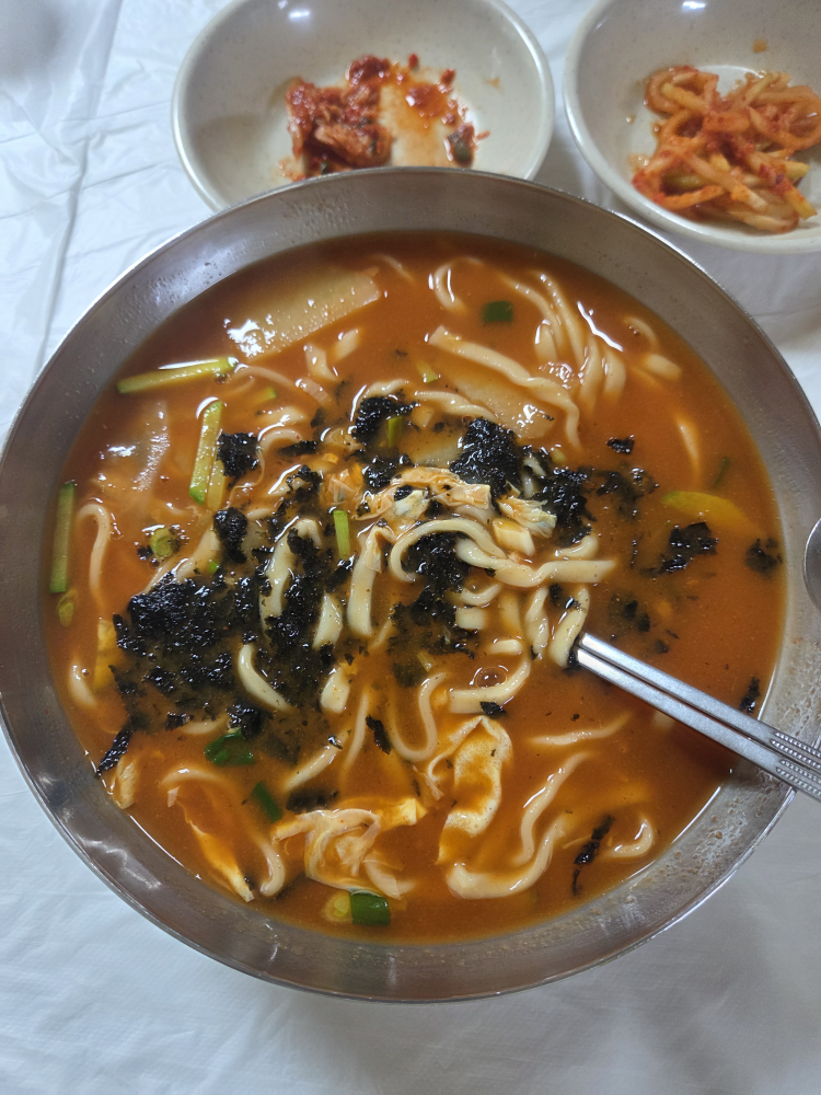 추필여국시 12