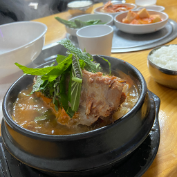 청기와뼈다귀해장국감자탕 대표 사진