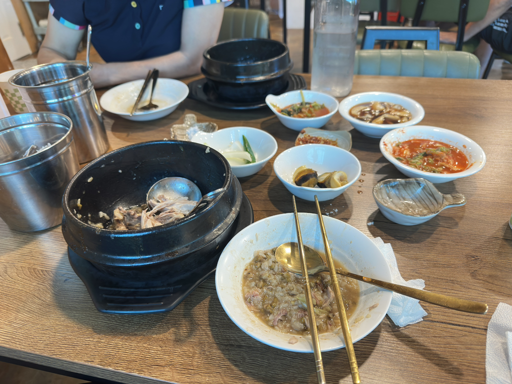 돌담 삼계탕 대표 사진