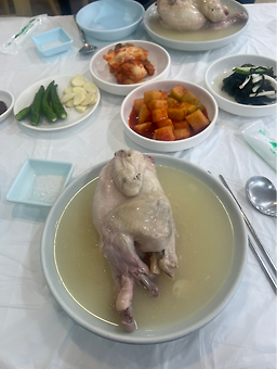 Yeongbinsamgyetang (영빈삼계탕) 1
