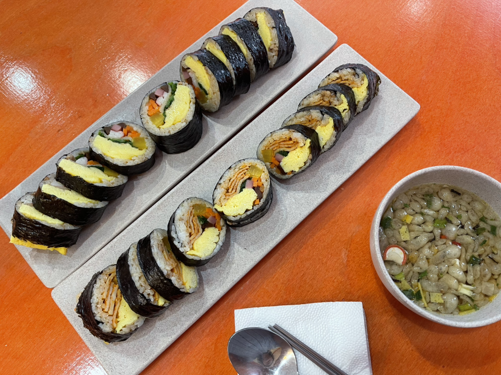 Jeongsikgimbap (정식김밥) 3