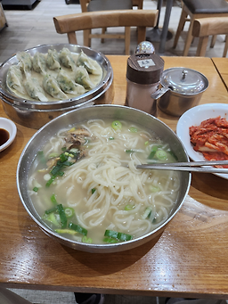 밀숲 수지점 대표 사진