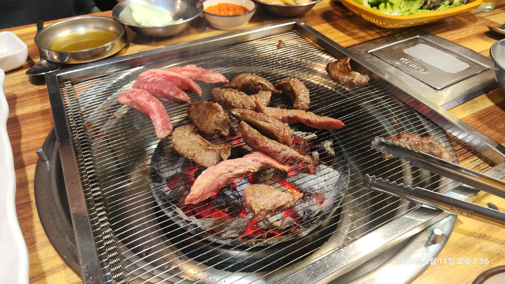 Eunhaengnamujip (은행나무집) 1