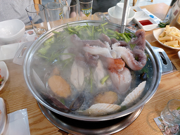 Munbarimuneosesanghaecheontang (문바리문어세상해천탕) 3