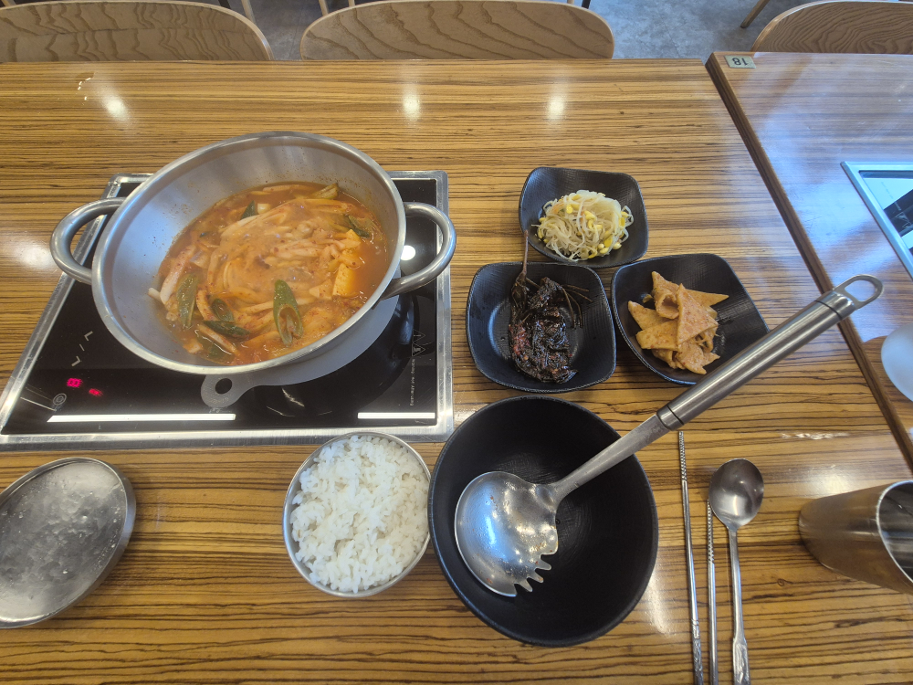 압구정김치찌개 대표 사진