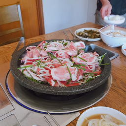 Banggalrogadeun (방갈로가든) 1