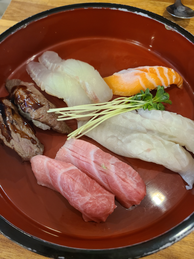 Chobapjeonmunjeommi (초밥전문점미) 3