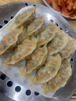 Wangjinmulkalguksu (왕진물칼국수) 3