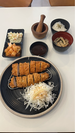 Iligongsaengdonkkaseu (일이공생돈까스) 2