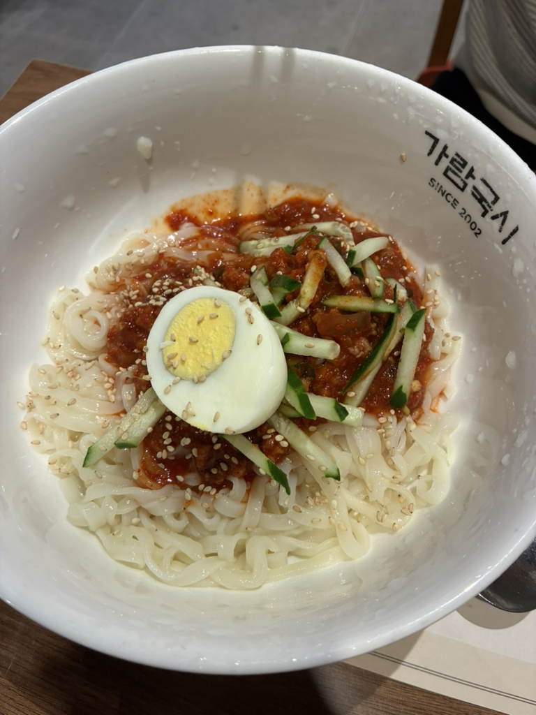 압구정 로데오, 깔끔한 국수 맛집 사진 3
