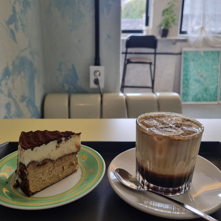 카페 노머트