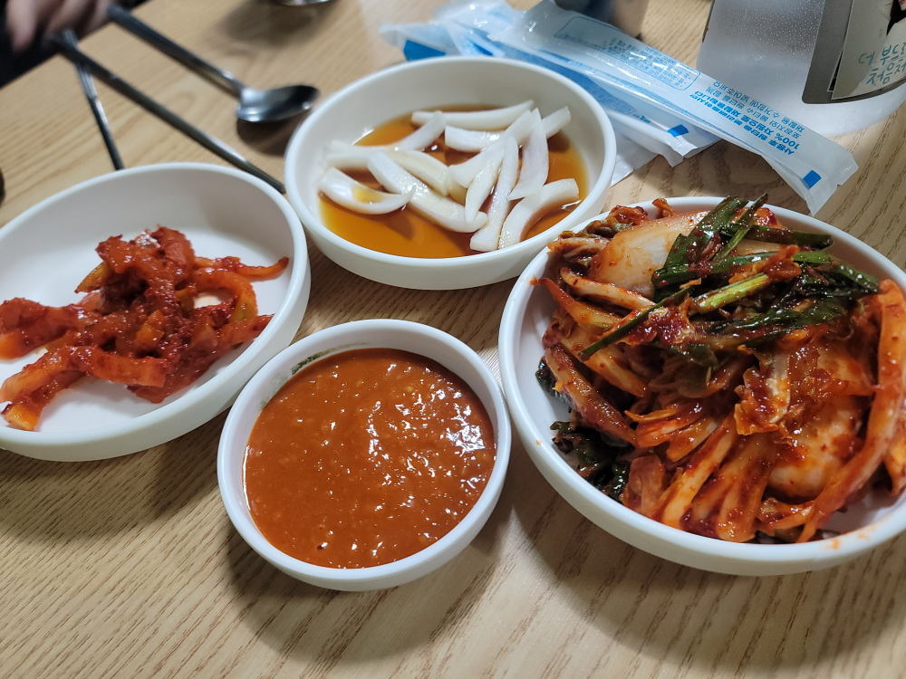 Gimsiljangwangjokbal (김실장왕족발) 3