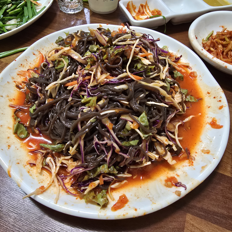 Wangdoyajijokbal (왕도야지족발) 2