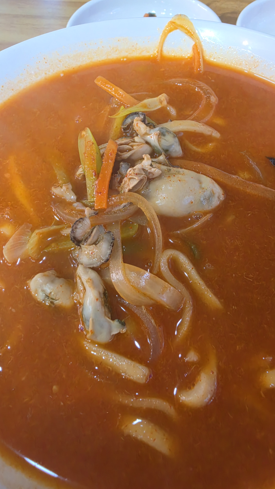 Dodamsaenggulkalguksu (도담생굴칼국수) 2