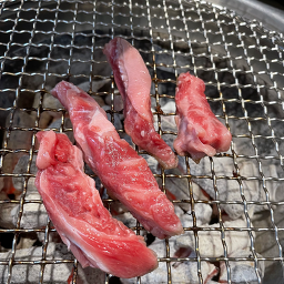 Deogogichanggo (더고기창고) 2