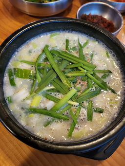 Joseonjeontongdwaejigukbap.milmyeon (조선전통돼지국밥.밀면) 2