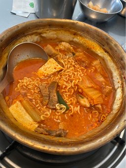 전통김치찌개전문점 1