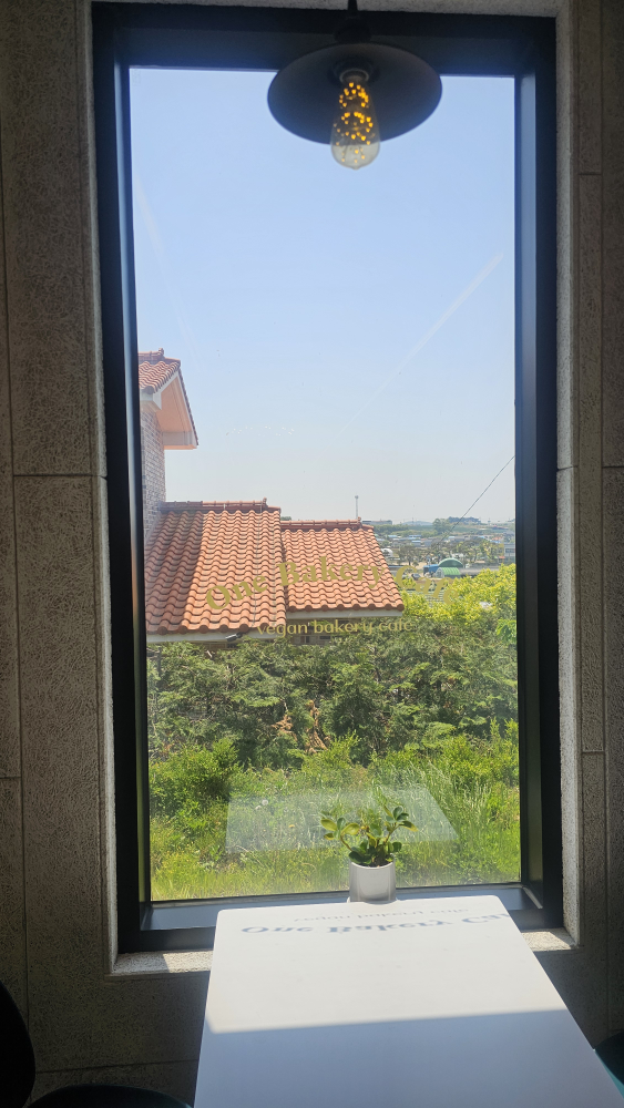 Wonbeikeorikape (원베이커리카페) 1