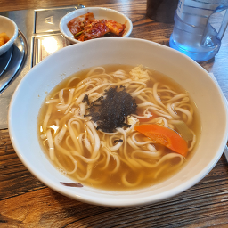 Chungmusonkalguksu 3