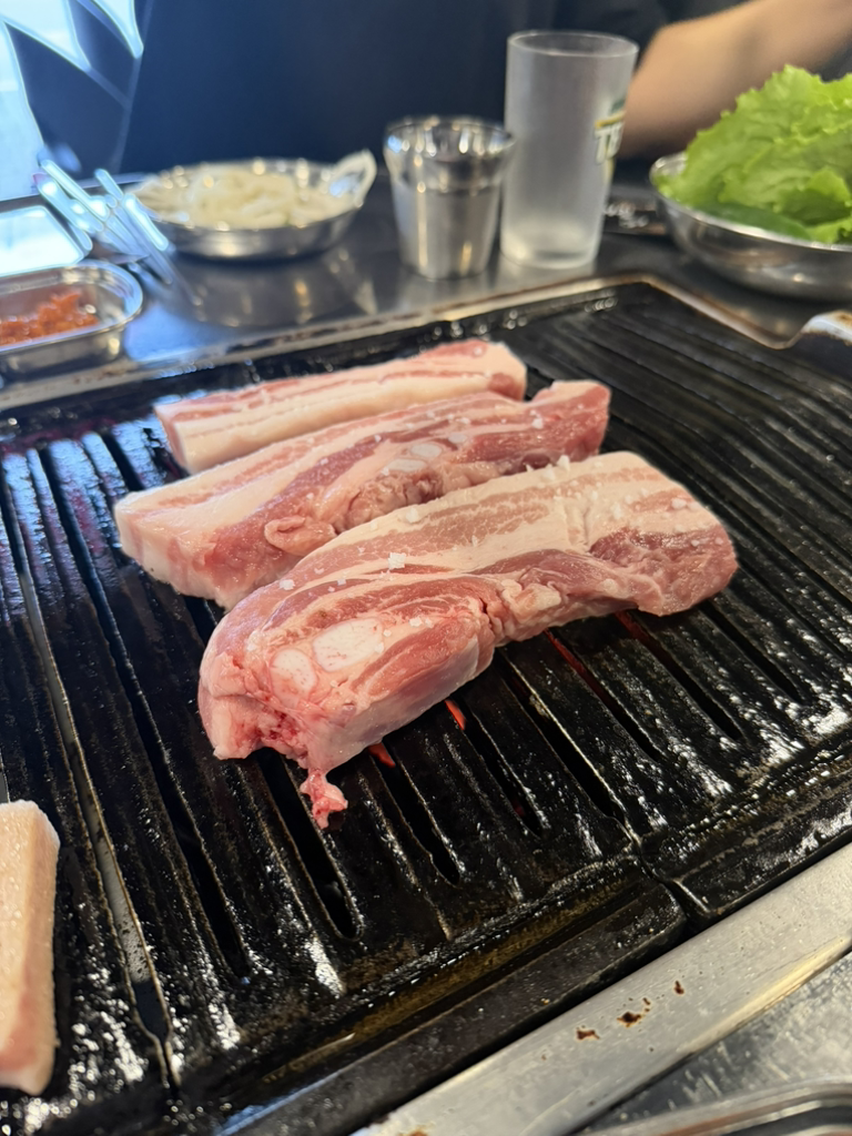 Yeontansaenggogijip (연탄생고기집) 3