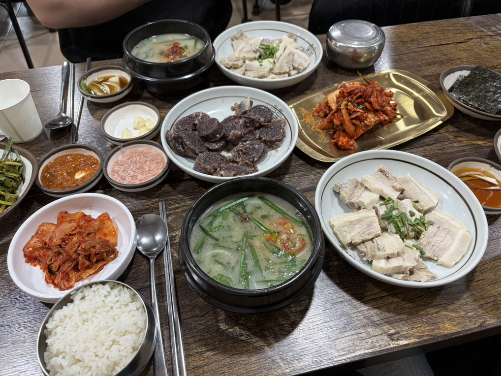 Seolbongdwaejigukbap (설봉돼지국밥) 3
